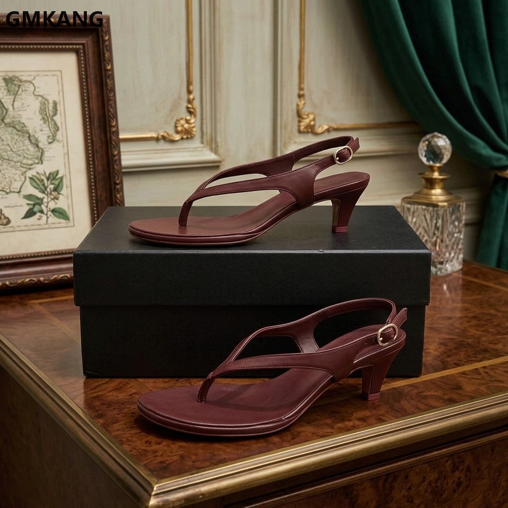 Kitten Heel Women - Dames sandalen met V-vormige teen, open