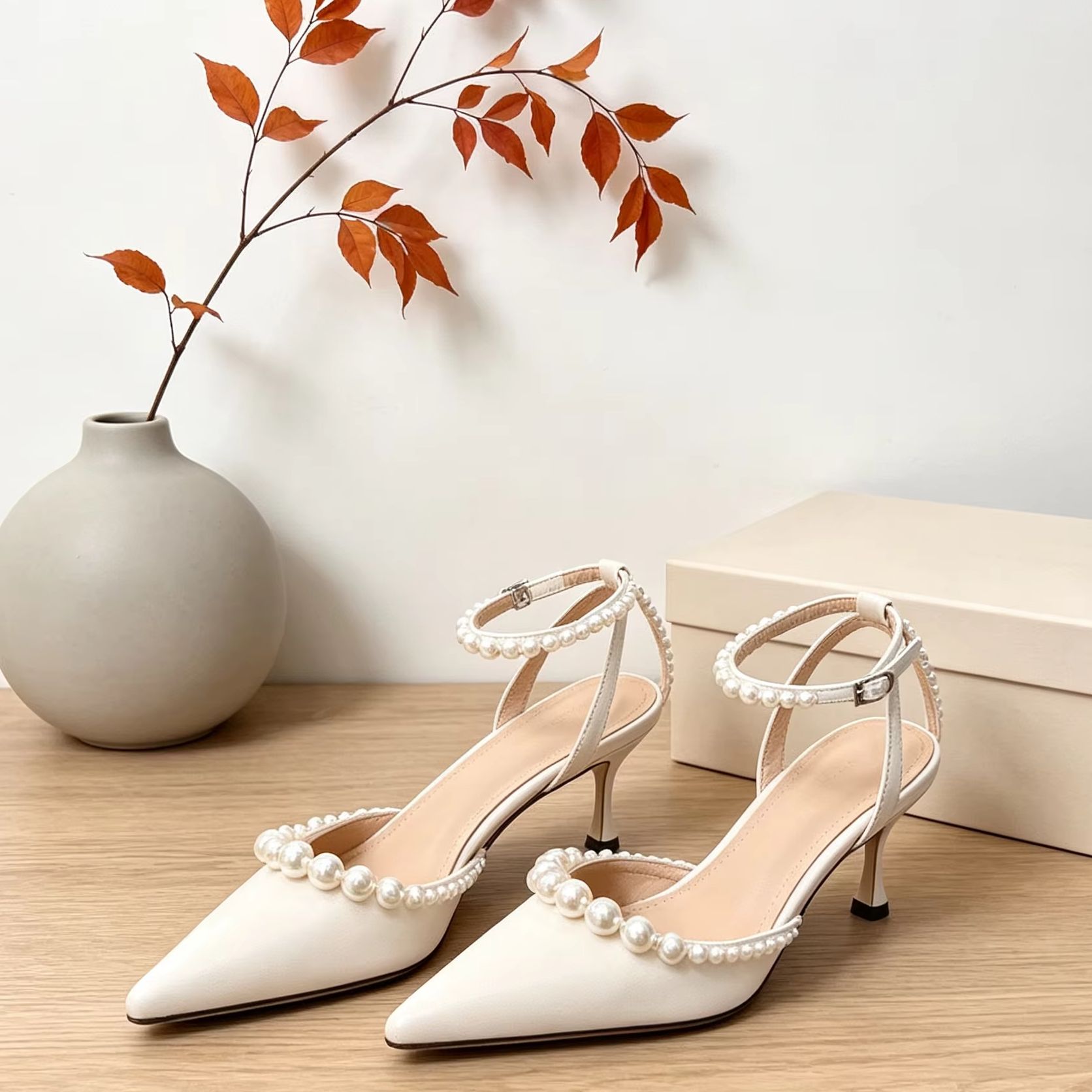 Kitten Heel Women - Dames witte leren puntige kitten heels